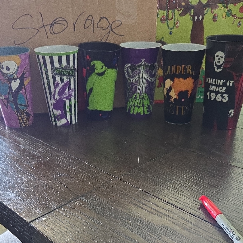 Spooky Character Party Cup Set